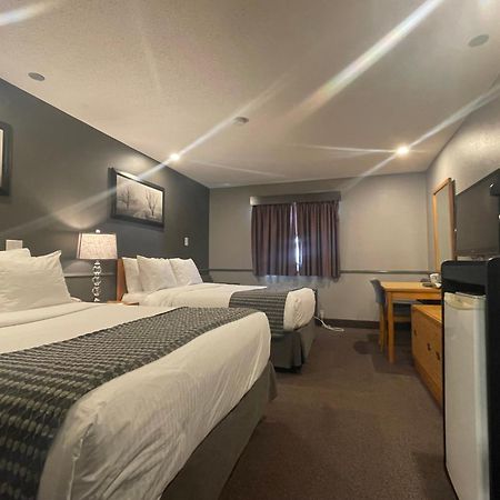 Travelodge By Wyndham Brandon Extérieur photo