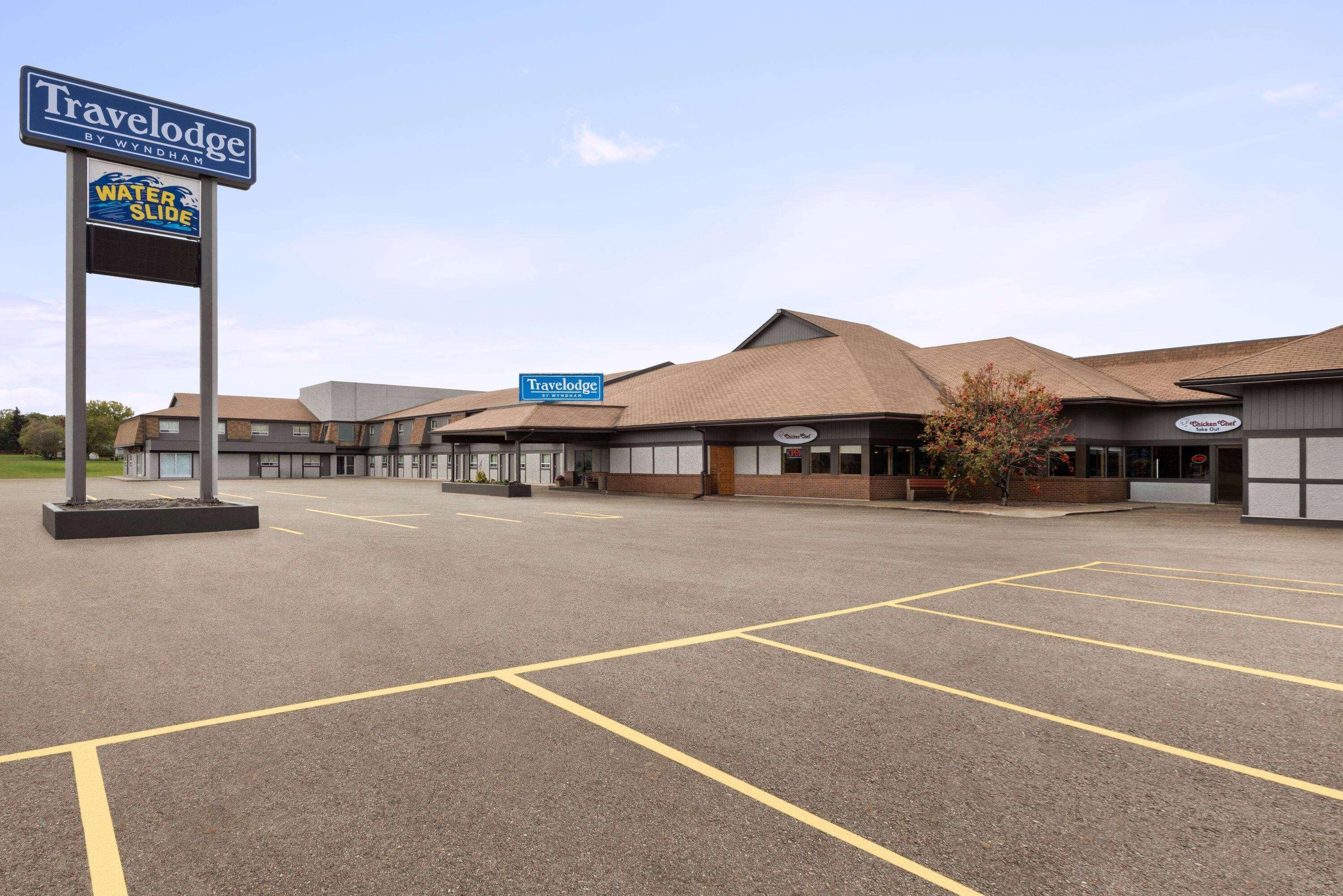 Travelodge By Wyndham Brandon Extérieur photo