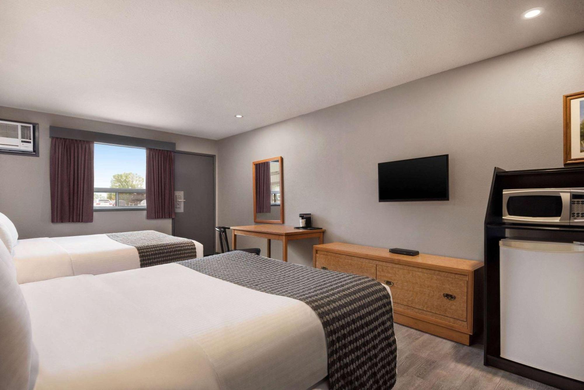 Travelodge By Wyndham Brandon Extérieur photo