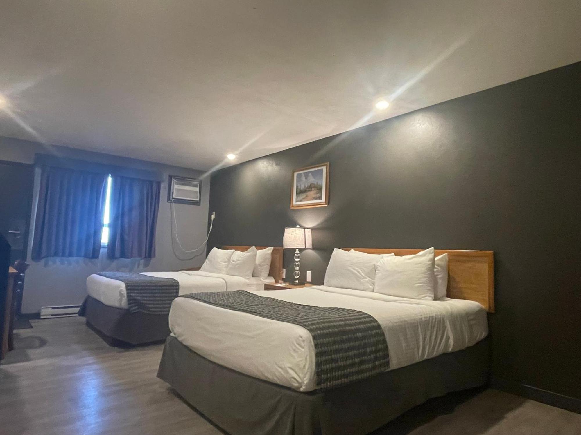 Travelodge By Wyndham Brandon Extérieur photo