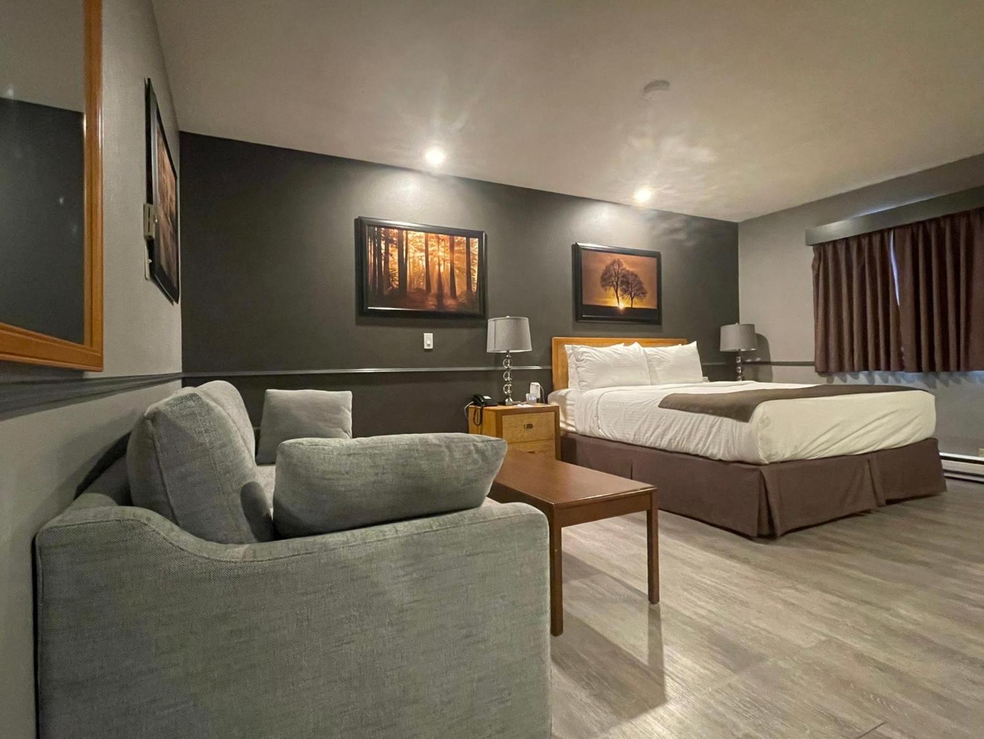 Travelodge By Wyndham Brandon Extérieur photo