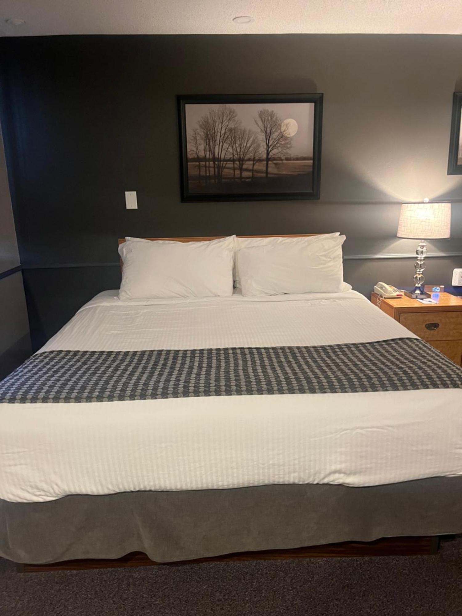 Travelodge By Wyndham Brandon Extérieur photo