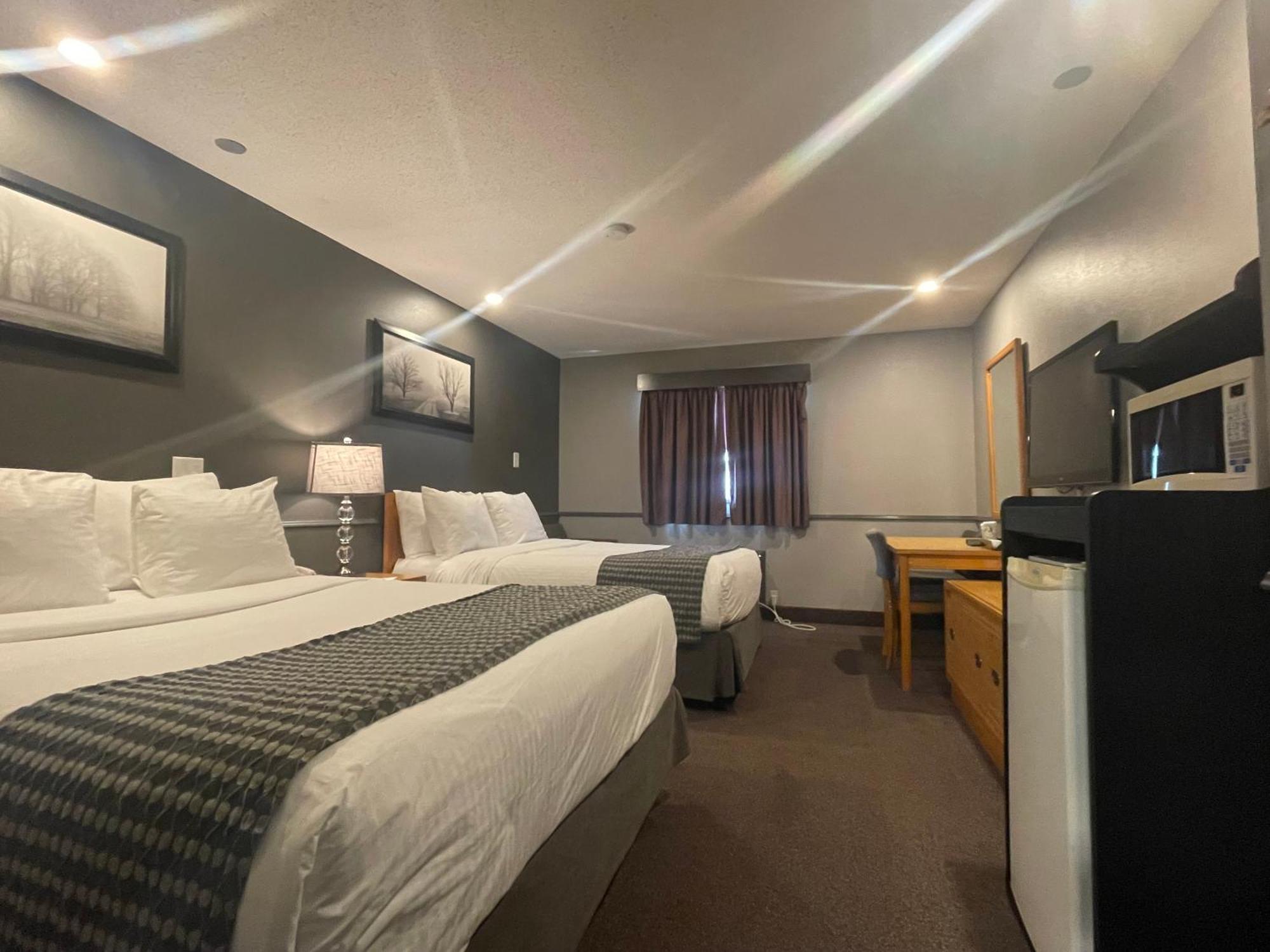 Travelodge By Wyndham Brandon Extérieur photo