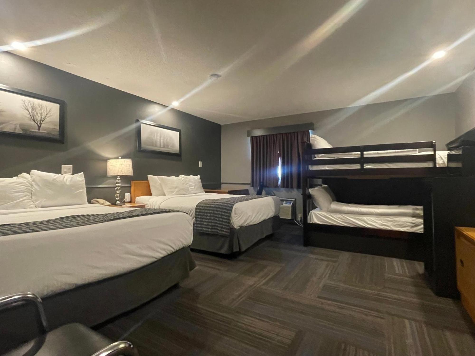 Travelodge By Wyndham Brandon Extérieur photo